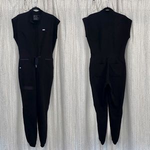 FIGS Rafaela Cargo ScrubJumpsuit in Black, size SMALL S